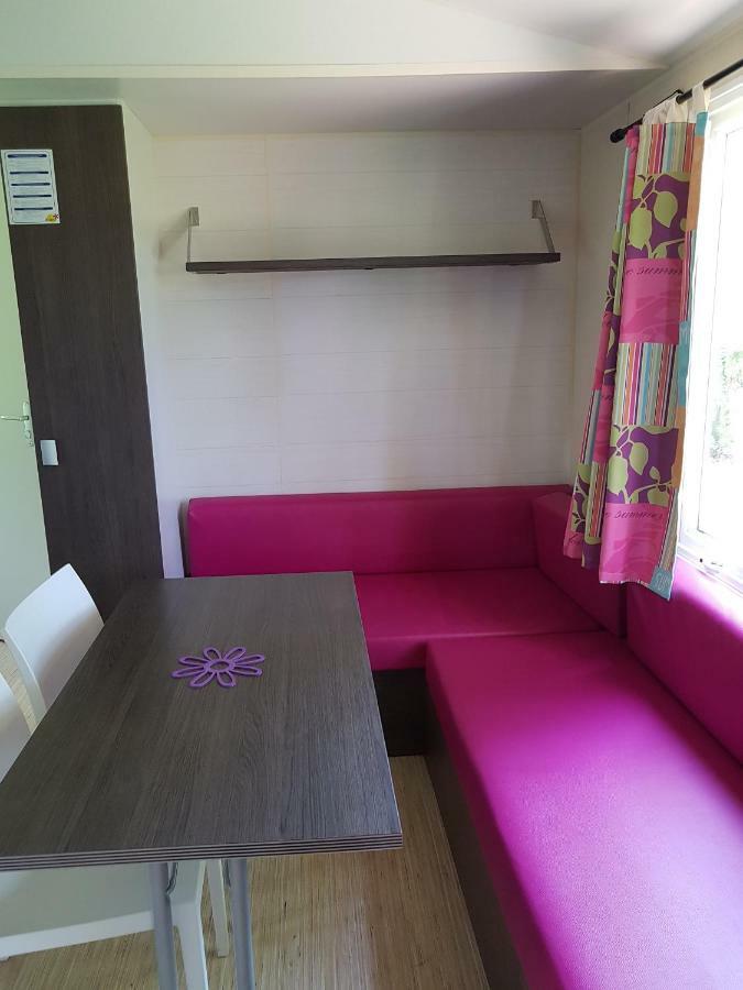 Camping Le Mouliat Hotel Moncrabeau Bagian luar foto