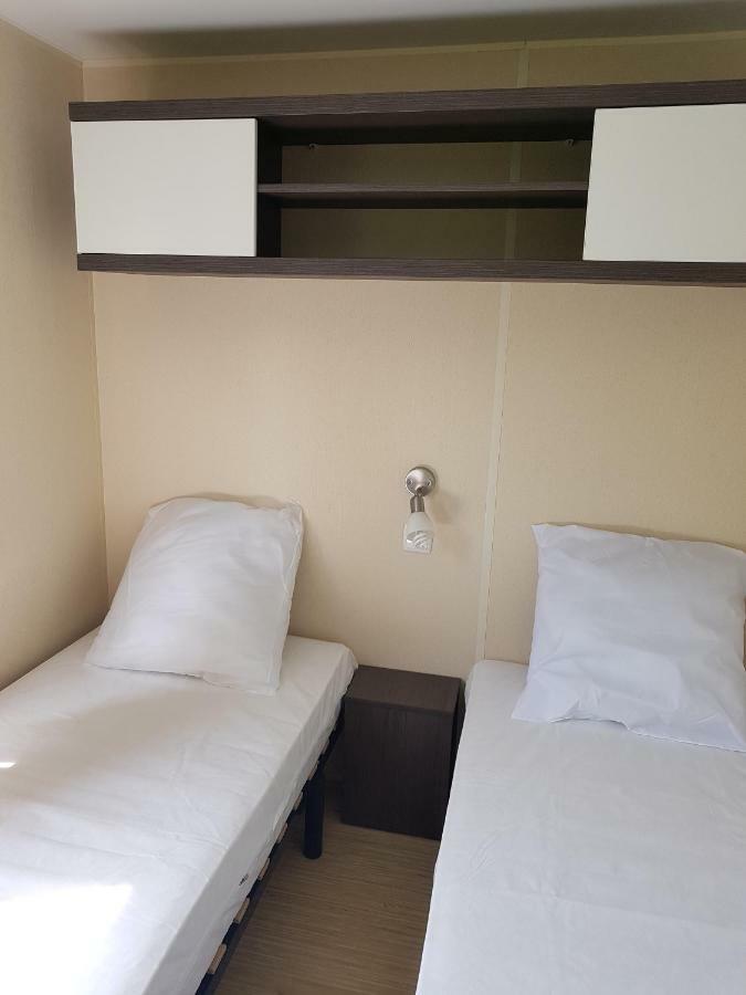 Camping Le Mouliat Hotel Moncrabeau Bagian luar foto