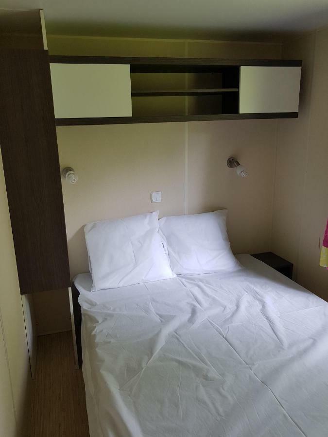 Camping Le Mouliat Hotel Moncrabeau Bagian luar foto